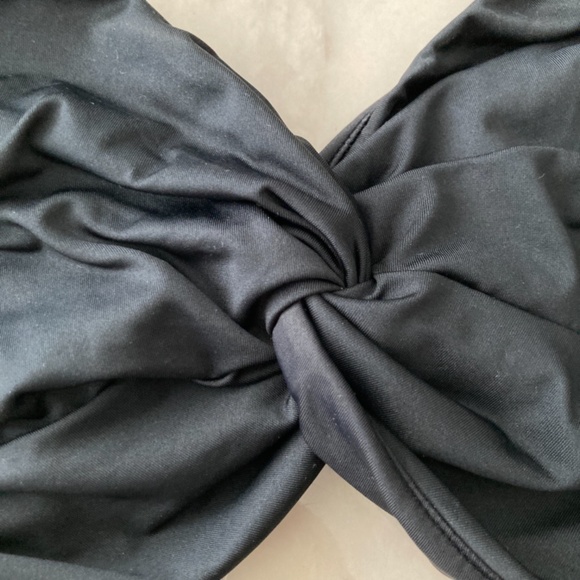 NWOT VENUS Twist Front Halter bikini top - Picture 4 of 5